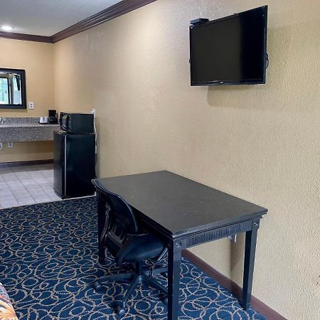Super 6 Inn Carencro Dış mekan fotoğraf