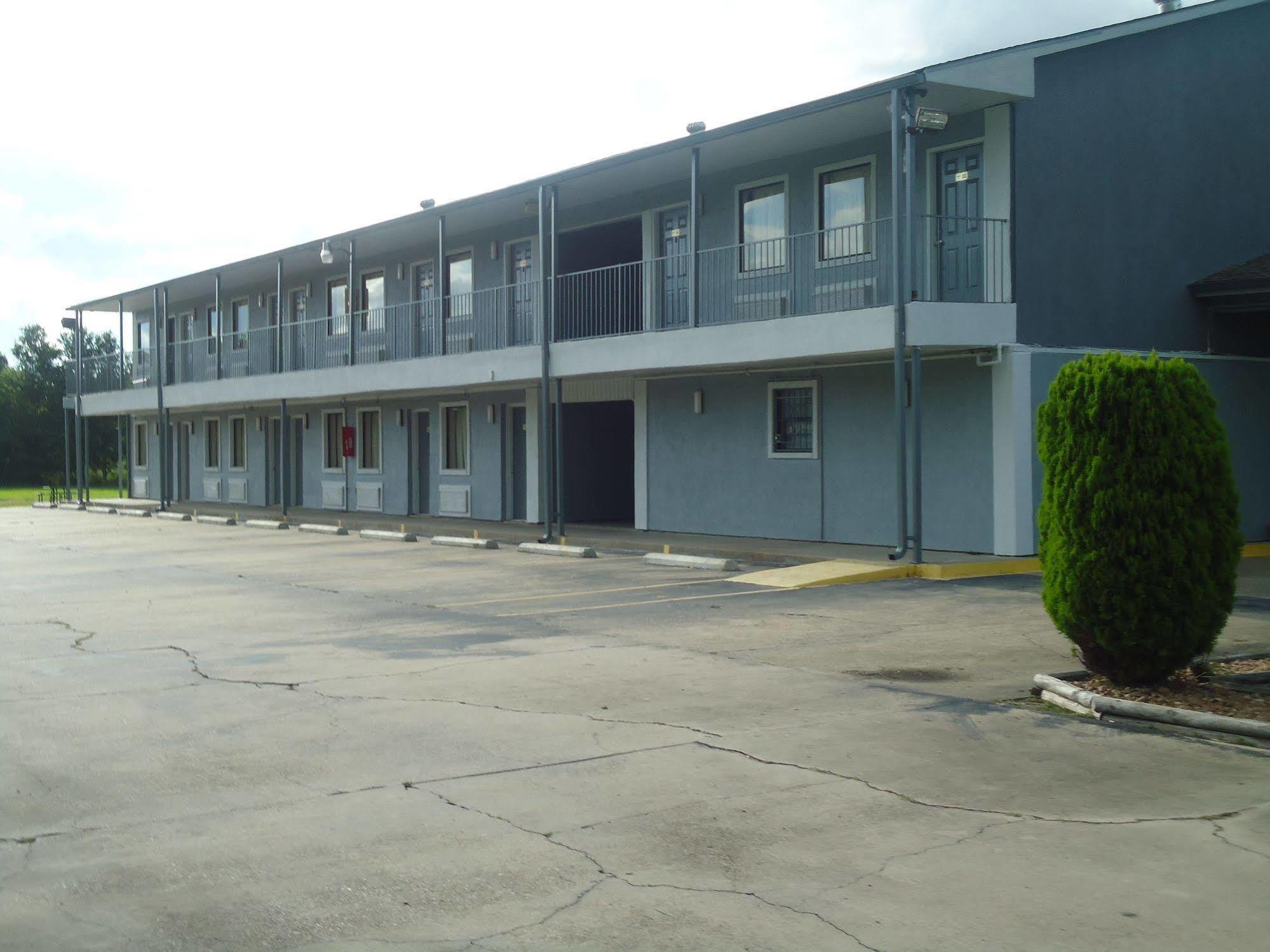Super 6 Inn Carencro Dış mekan fotoğraf